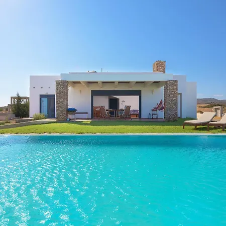 Cristelia Seafront And Pool Villa *