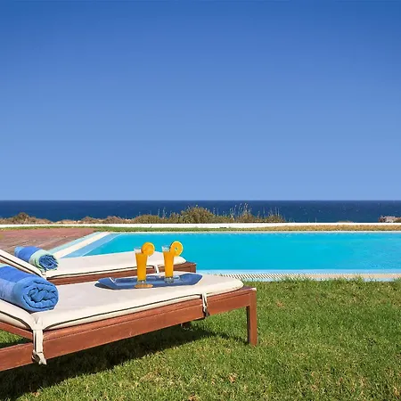Villa Cristelia Seafront And Pool