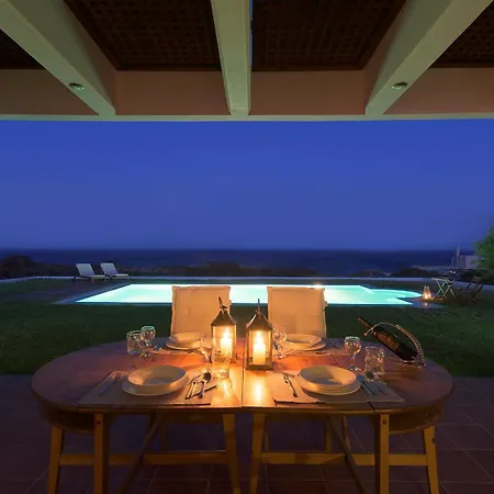 Villa Cristelia Seafront And Pool *