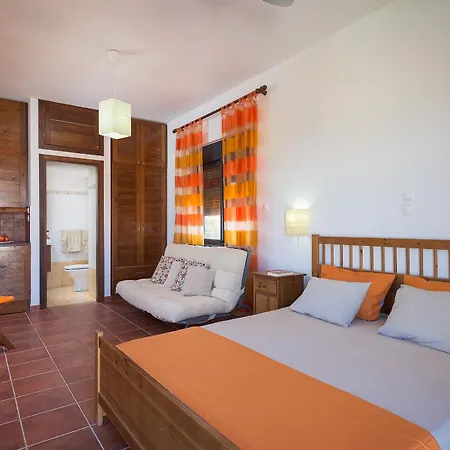 Cristelia Seafront And Pool Villa